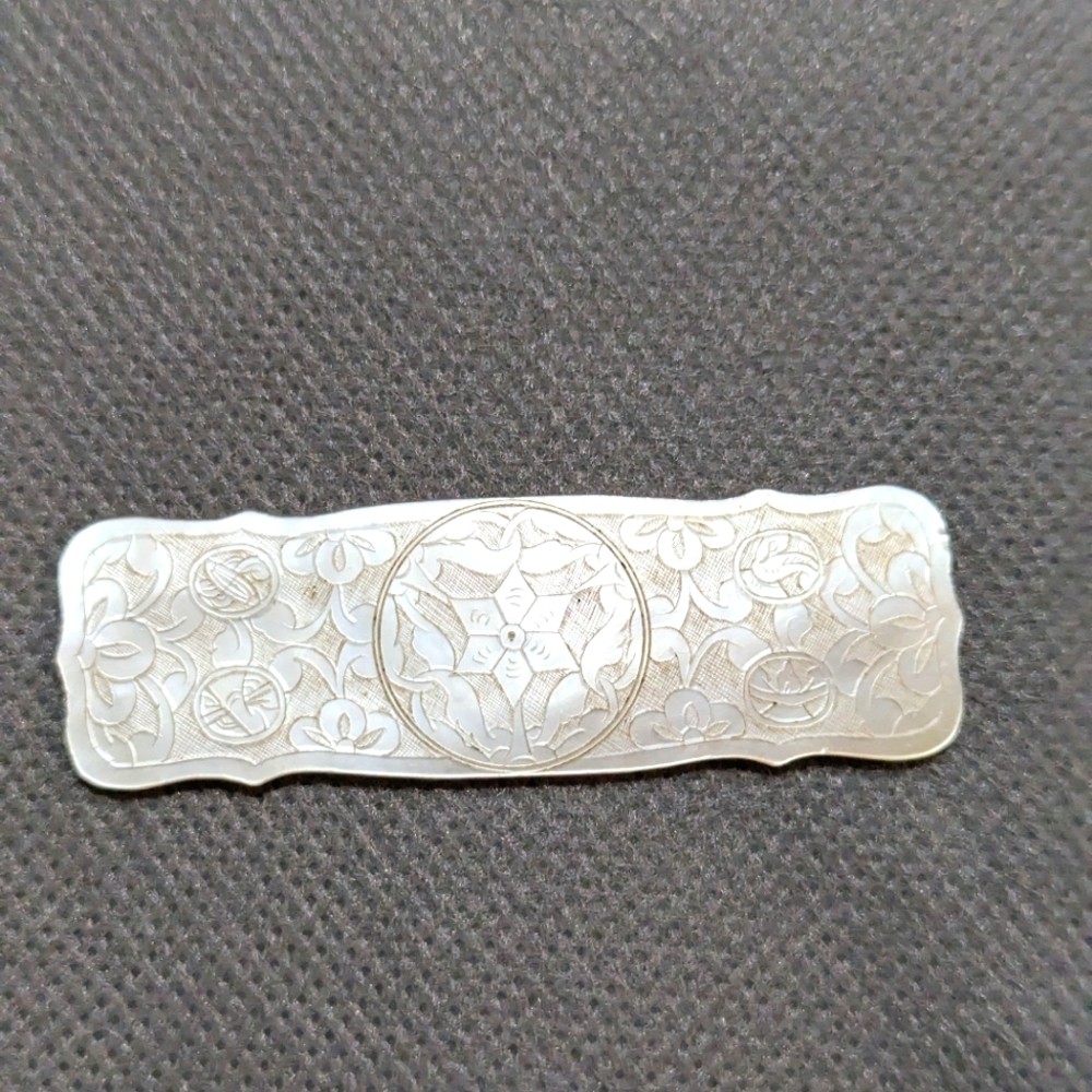 Antique Mother of Pearl Chinese gaming counter